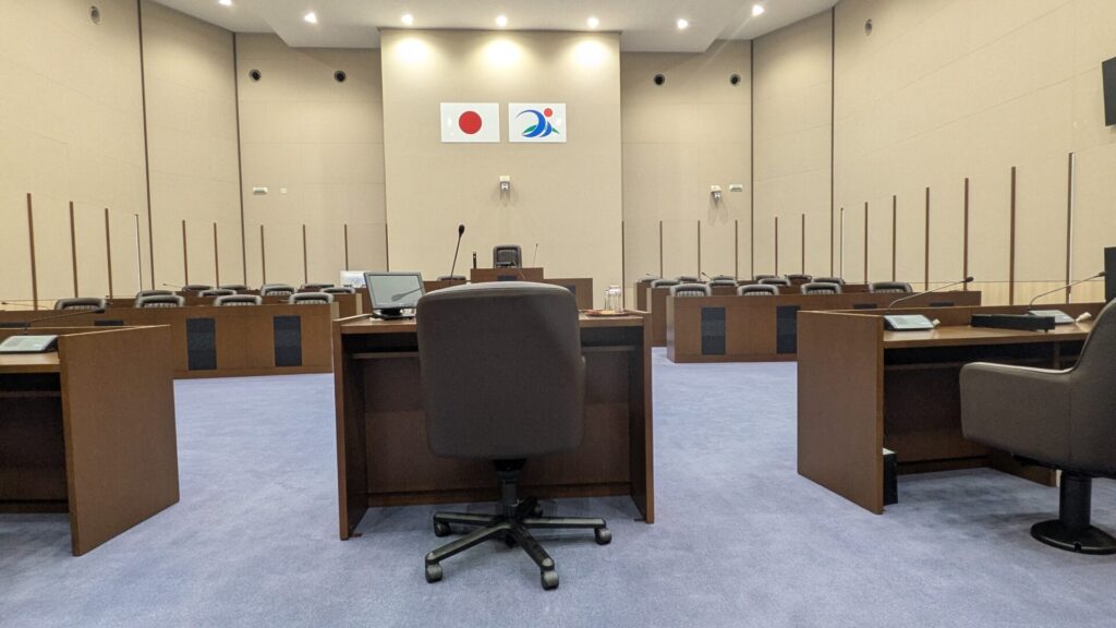 緊張の初質問！「地域の声」を背負って、橋への防犯カメラ設置などを質問しました。